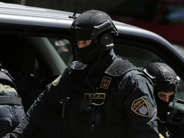 Određen pritvor za četiri osobe privedene u akciji “Holand taxi”