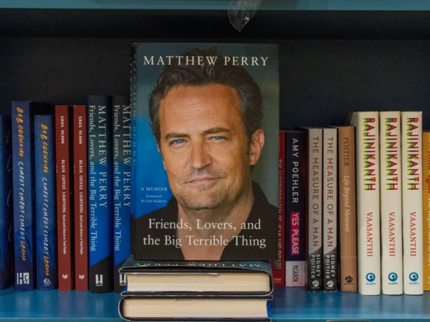 Skriveni život Matthewa Perryja: “Govorio bi – moram stati i potražiti pomoć”