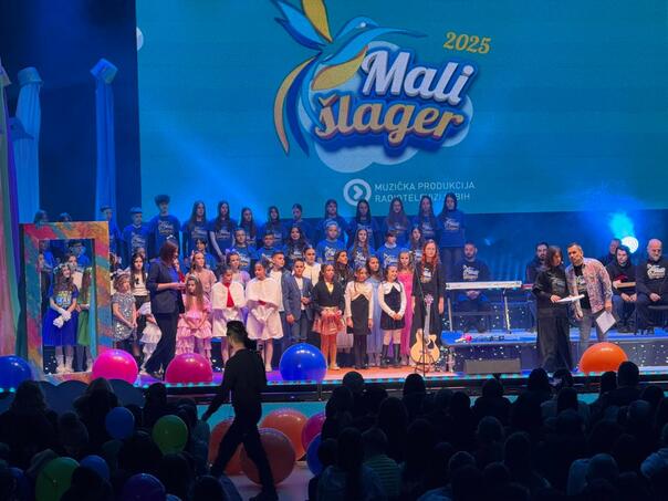 U Skenderiji počeo Mali šlager: Stotine djece uživa u hitovima