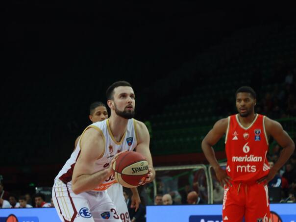 Utakmica Bosne i Crvene zvezde počela u vatrenoj atmosferi u Zetri