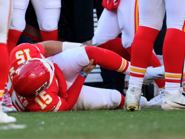 Video: Mahomes doživio tešku povredu, završava sezonu